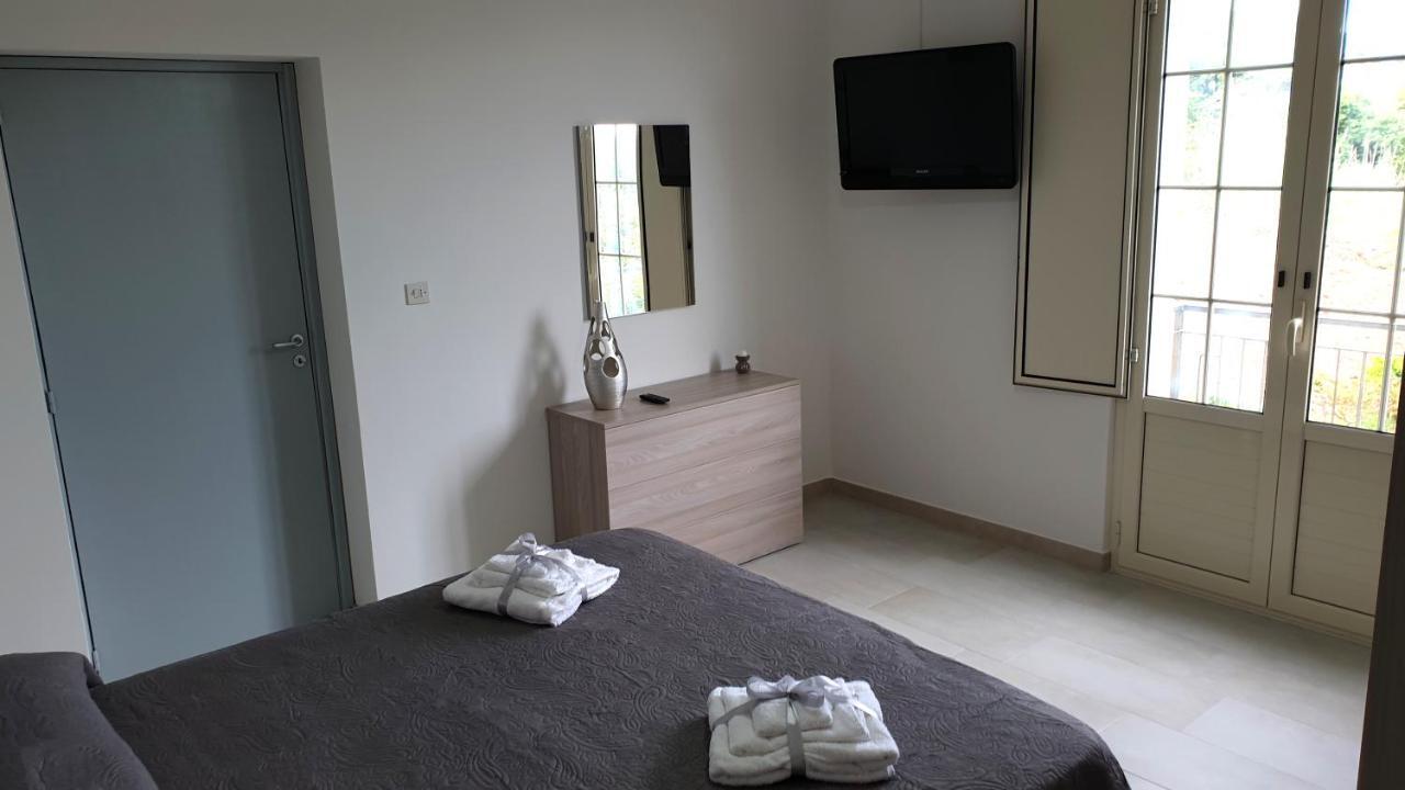 Carla'S House - Relax A Scalea Tra Mare E Monti Apartment Ngoại thất bức ảnh